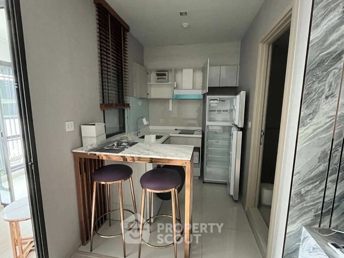 picture 1-BR Condo at Life One Wireless near BTS Phloen Chit (ID 621984) - 6/16