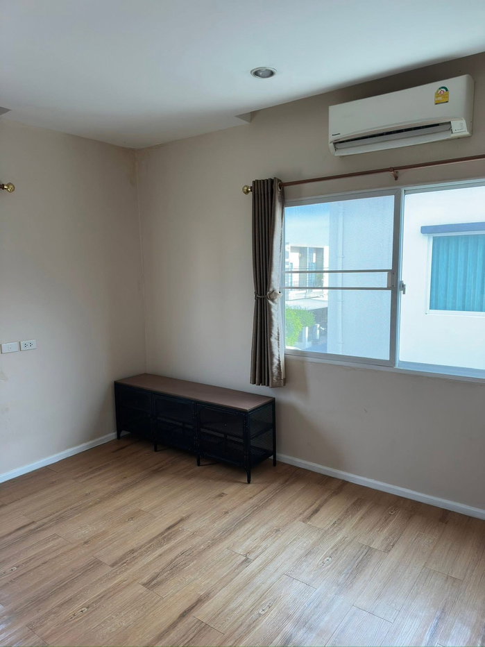 รูป 🏡 ให้เช่าทาวน์โฮม หมู่บ้านแฮปปี้วิว ดอนเมือง ถนนเทิดราชัน 3 ห้องนอน 2 ห้องน้ำ พร้อมอยู่ ทำเลดอนเมือง ติดสนามบินดอนเมือง มีสวนข้างบ้าน  - รูปที่ 5/12