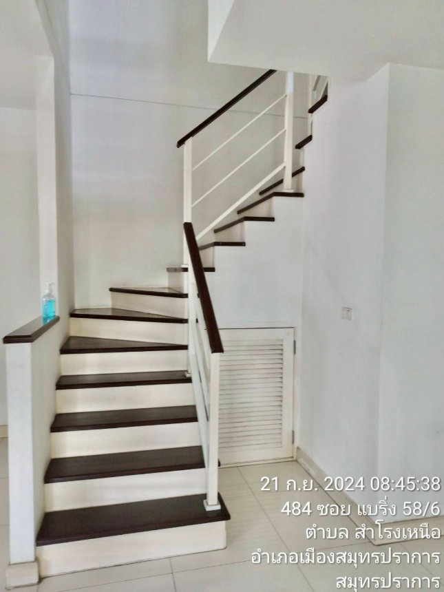 รูป ให้เช่าทาวน์โฮม หมู่บ้านเดอะคอนเนค แบริ่งสเตชั่น 10 ครับ บ้านสภาพดี พร้อมเข้าอยู่ ทำเลเดินทางสะดวกมาก เข้าออกได้ 2 ทาง ทั้งฝั่งแบริ่งและศรีนครินทร์ - รูปที่ 9/17