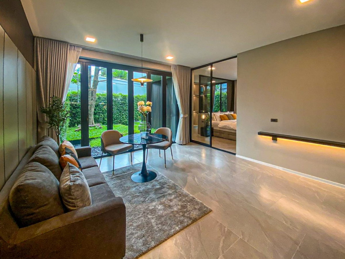 picture Vive Krungthep Kreetha, luxury corner house 4 bedrooms, 5 bathrooms, 421 sq m, elevator. - 17/21
