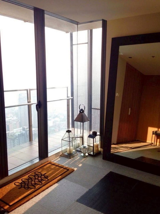 รูป ✨ Luxury Living at The Met Sathorn | 3-Bedroom for Rent ✨ - รูปที่ 2/9
