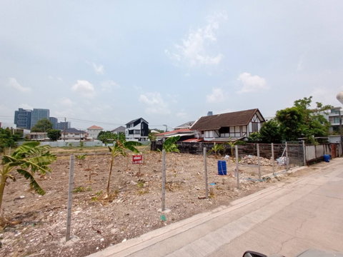 ขายที่ดินเปล่าถมแล้ว รามคำแหง ซอย 18 ทำเลดี เดินทางสะดวก ใกล้รถไฟฟ้าสายสีส้ม 