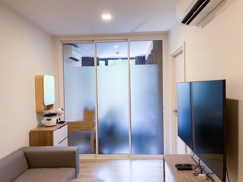 BTS On Nut 230 m. Condo Chambers On-nut station ( Rental ) Price 17,000 Baht