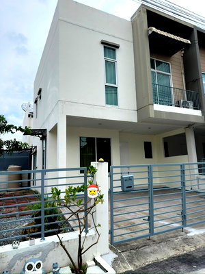 เช่าทาวน์โฮม เซฟวัน โก ศรีสมาน : 🏡 ให้เช่าทาวน์โฮม หมู่บ้านแฮปปี้วิว ดอนเมือง ถนนเทิดราชัน 3 ห้องนอน 2 ห้องน้ำ พร้อมอยู่ ทำเลดอนเมือง ติดสนามบินดอนเมือง มีสวนข้างบ้าน 