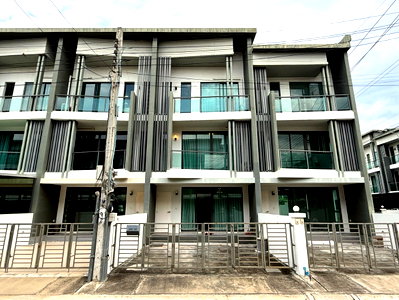 ทาวน์โฮมให้เช่า : 🏡✨ ให้เช่าทาวน์โฮม 3 ชั้น — Cherkoon Designed Town Home ทำเลราชพฤกษ์-สวนผัก เชื่อมต่อเมืองสะดวก ใกล้ Central Westville