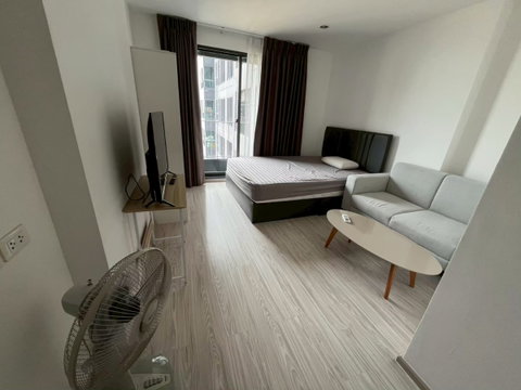 ให้เช่าไอดีโอ โมบิ วงศ์สว่าง studio ชั้น 16 ขนาด 23 ตรม (มีเครื่องซักผ้า) 🆔 line: eyannie