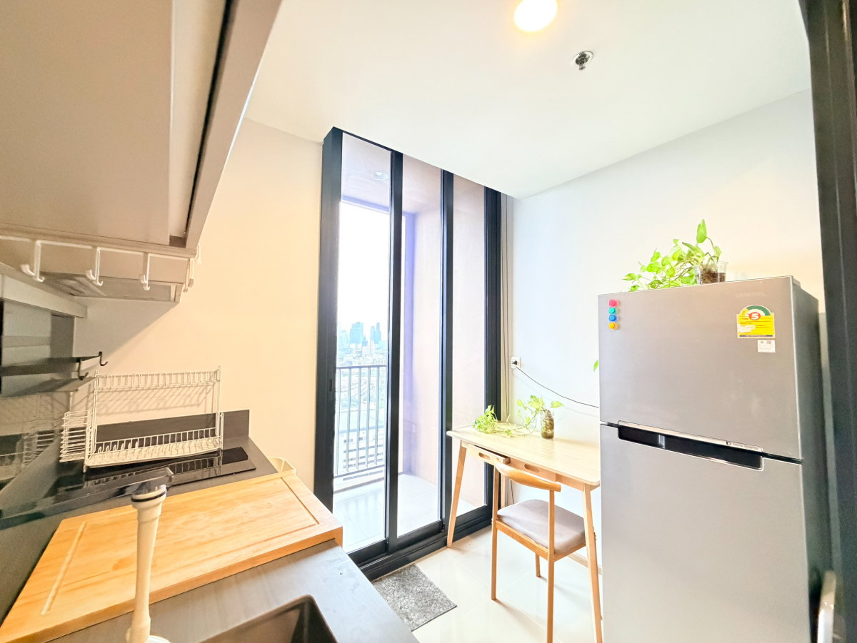 รูป ปล่อยเช่า คอนโดใจกลางกรุง : Oka Haus Sukhumvit 36 : ใกล้ BTS ทองหล่อ ขนาด 35 ตร.ม. 1 ห้องนอน พร้อมเฟอร์นิเจอร์ เข้าอยู่ได้เลย - รูปที่ 7/11