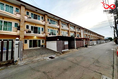 ทาวน์โฮม กรุงเทพมหานคร : ขายทาวน์โฮม 3ชั้น 24ตรว. ซอยลาดพร้าว 101  หมู่บ้านแสงวิภาโฮม ใกล้รถไฟฟ้า