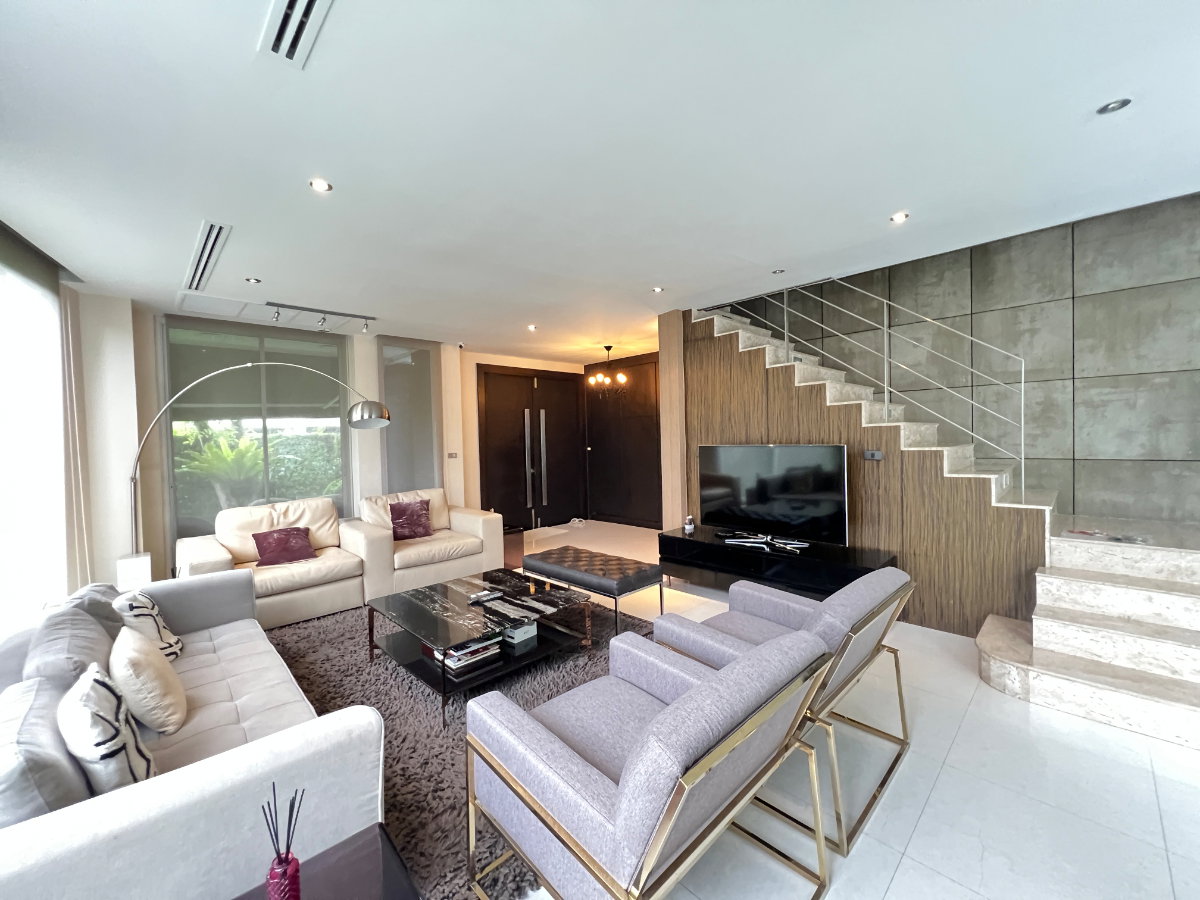 รูป 🏡✨ ให้เช่าบ้านเดี่ยวหรู 2 ชั้น — หมู่บ้านโกลเด้น-นครา อ่อนนุช 65 Fully Furnished บ้านหลังใหญ่ บรรยากาศดี พร้อมเข้าอยู่ - รูปที่ 3/16