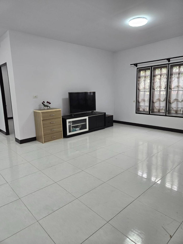 picture Sales prime location single house 3BR,2BA,easy access to everywhere. - 9/19