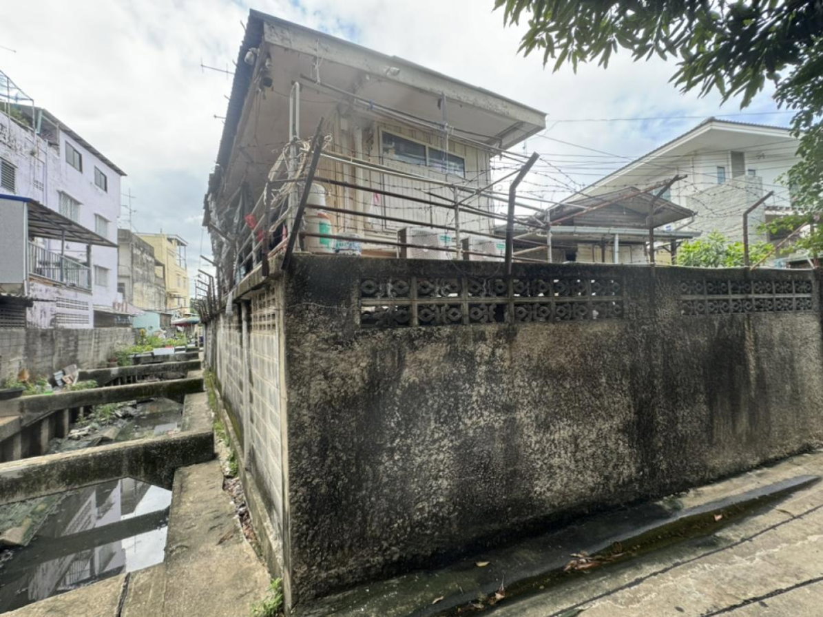 รูป S1254 🏡✨ ขายที่ดินพร้อมบ้าน เขตดินแดง ซอยประชาสงเคราะห์ 14 (ซอยร่วมรักษา) ✨ เพียง 6.5M เท่านั้น - รูปที่ 3/3