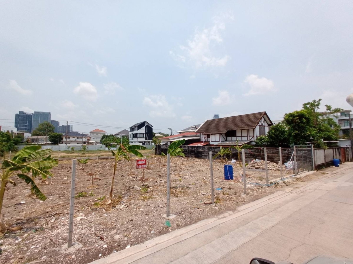 รูป ขายที่ดินเปล่าถมแล้ว รามคำแหง ซอย 18 ทำเลดี เดินทางสะดวก ใกล้รถไฟฟ้าสายสีส้ม  - รูปที่ 3/7