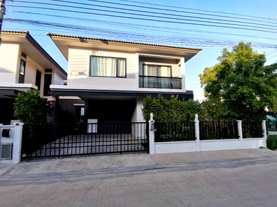 เช่าบ้านแฝด รพ.รวมชัยประชารักษ์ : 🏡 บ้านแฝดหรู พร้อมอยู่ | Britania Bangna-Suvarnabhumi กม.26 Fully Furnished + Home Security ครบ
