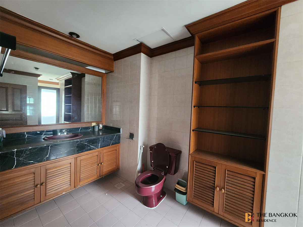 picture Castle Hill Mansion Condominium Premium Luxury Condo in Prime Location - 7/10