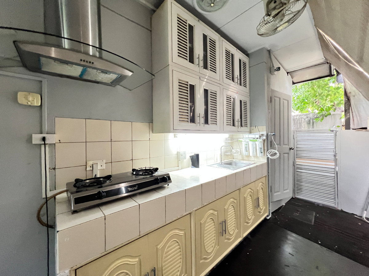 รูป 🏡✨ ให้เช่าบ้านเดี่ยวหรู 2 ชั้น — หมู่บ้านโกลเด้น-นครา อ่อนนุช 65 Fully Furnished บ้านหลังใหญ่ บรรยากาศดี พร้อมเข้าอยู่ - รูปที่ 10/16