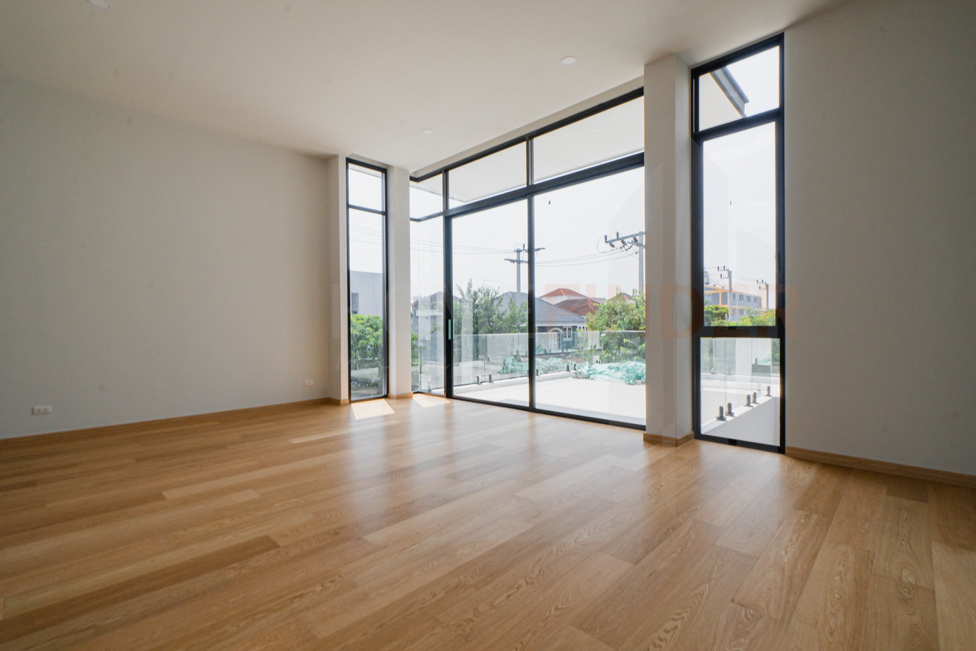 รูป The Master Ekamai-Ramintra 4 bedrooms, for sale - รูปที่ 2/36