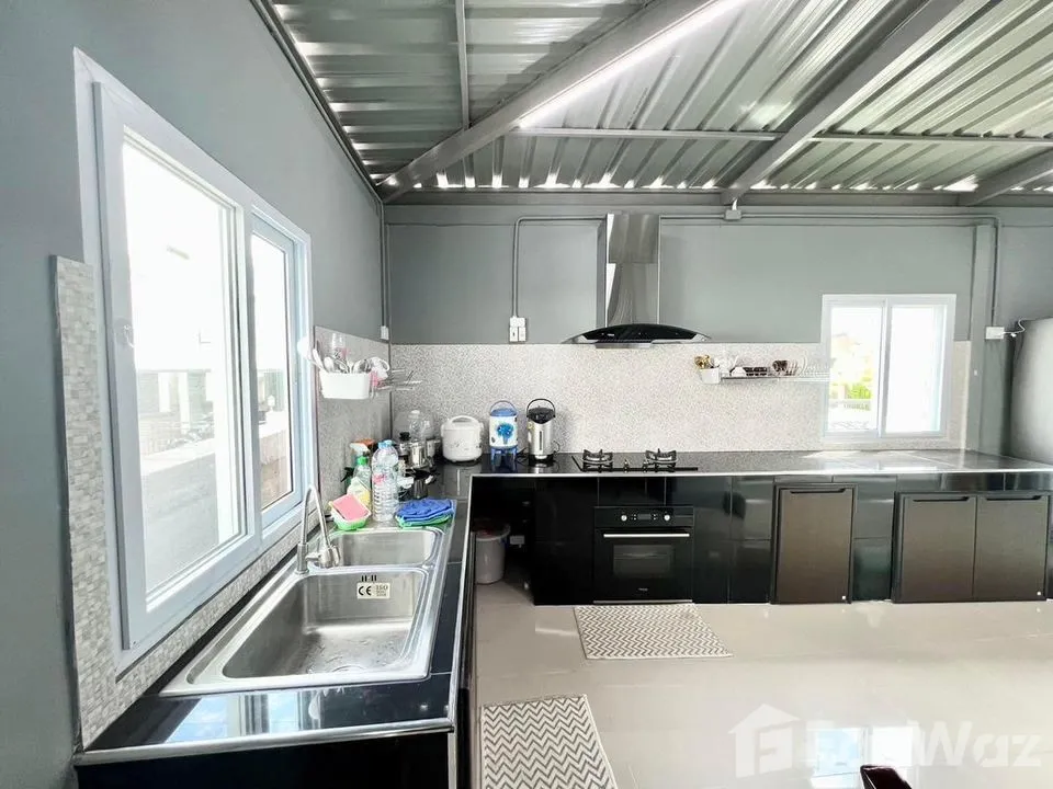 picture 4 Bedrooms, 2 Bathrooms with Office Space 1830966 - 21/25