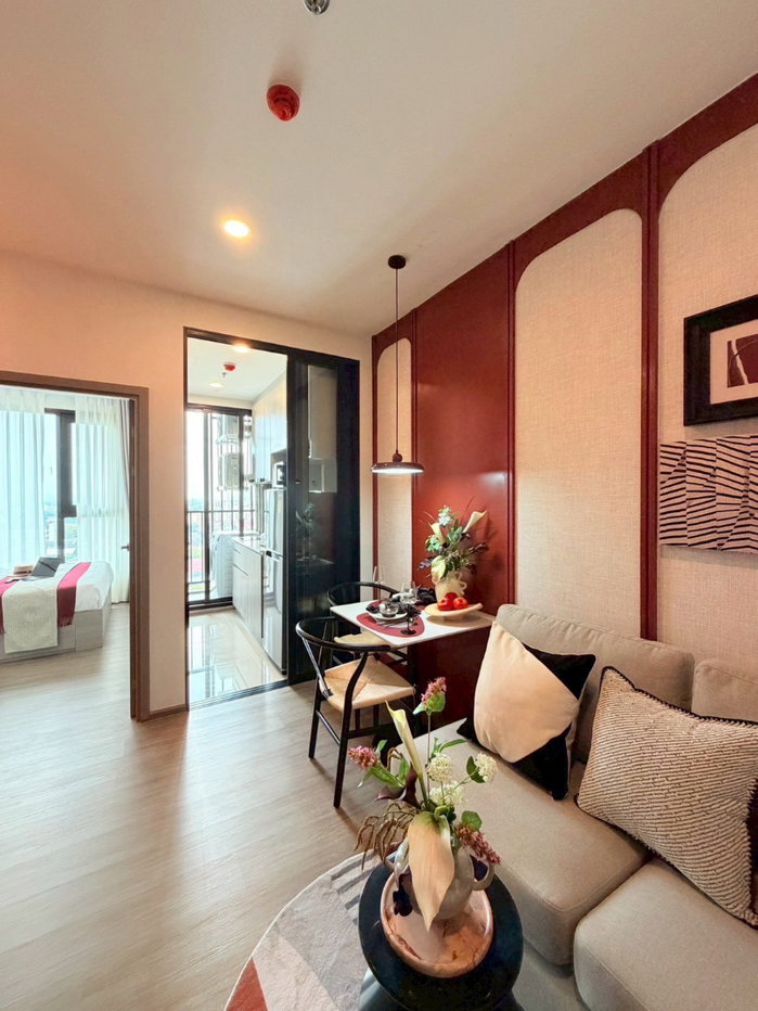 รูป 🛏️ เริ่มต้นชีวิตที่ลงตัวกับห้องขนาด 24 ตร.ม. ฟังก์ชันครบที่ Origin Play Bangsaen เริ่มต้น 2.39 ล้านบาท* 📞 โทร. 093-1681685 / Line: @whitesand - รูปที่ 2/9