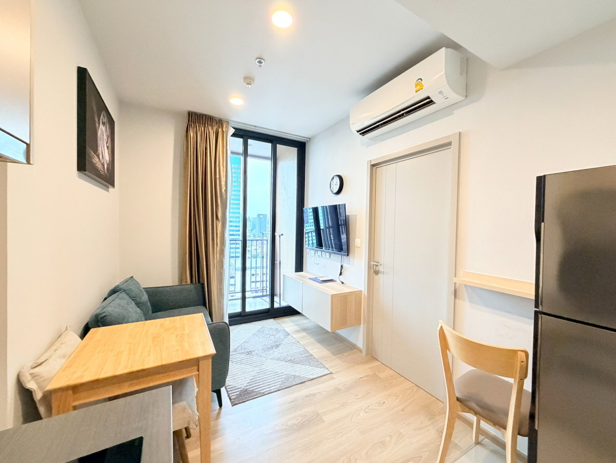รูป 🔥ปล่อยเช่า คอนโดใจกลางกรุง ใกล้ bts ทองหล่อ | Oka Haus Sukhumvit 36 | 1 ห้องนอน เฟอร์นิเจอร์และเครื่องใช้ไฟฟ้าครบ - รูปที่ 2/10