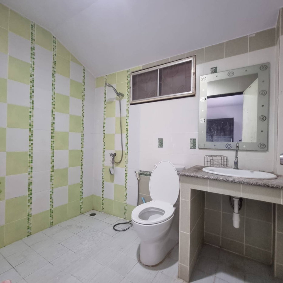 picture Sales prime location single house 3BR,2BA,easy access to everywhere. - 13/19