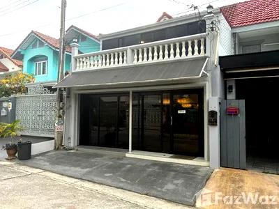 Townhouses for sale Pattaya Sai 3 Road : 3 Bedroom Townhouse for sale at Sabaijai Village  156030