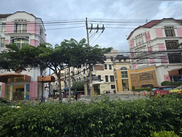 รูป ให้เช่าโฮมออฟฟิศ4 ชั้น 23ตรว. ใกล้แยกรัชดา ลาดพร้าว ใกล้MRTสถานีลาดพร้าว300เมตร - รูปที่ 1/8
