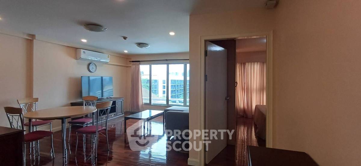 รูป คอนโด 2-ห้องนอน ที่ นาวิน คอร์ท คอนโดมิเนียม ใกล้ BTS เพลินจิต (ID 1784694) - รูปที่ 1/6