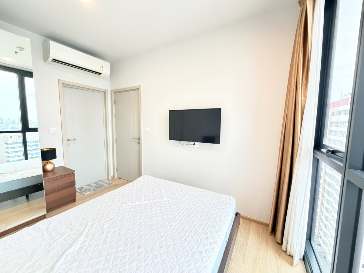 รูป 🔥ปล่อยเช่า คอนโดใจกลางกรุง ใกล้ bts ทองหล่อ | Oka Haus Sukhumvit 36 | 1 ห้องนอน เฟอร์นิเจอร์และเครื่องใช้ไฟฟ้าครบ - รูปที่ 7/10