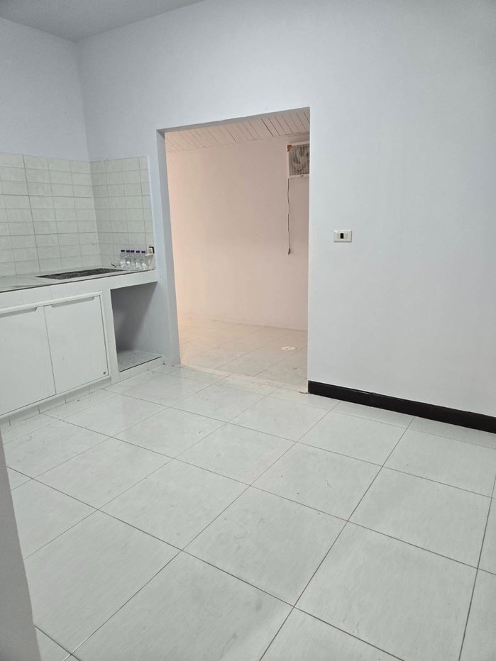 picture Sales prime location single house 3BR,2BA,easy access to everywhere. - 14/19