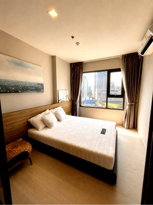 Condos for rent : S68 Condo for rent: Life One Wireless, near BTS Ploenchit. Beautiful room, ready to move in. International tenants welcome. Free WIFI.