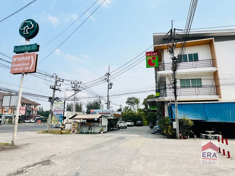 รูป ขายอาคารพาณิชย์3ชั้น ติดถนนใหญ่พานทอง พร้อมผู้เช่า Mini Big C รับรายได้ทันที  - รูปที่ 9/13