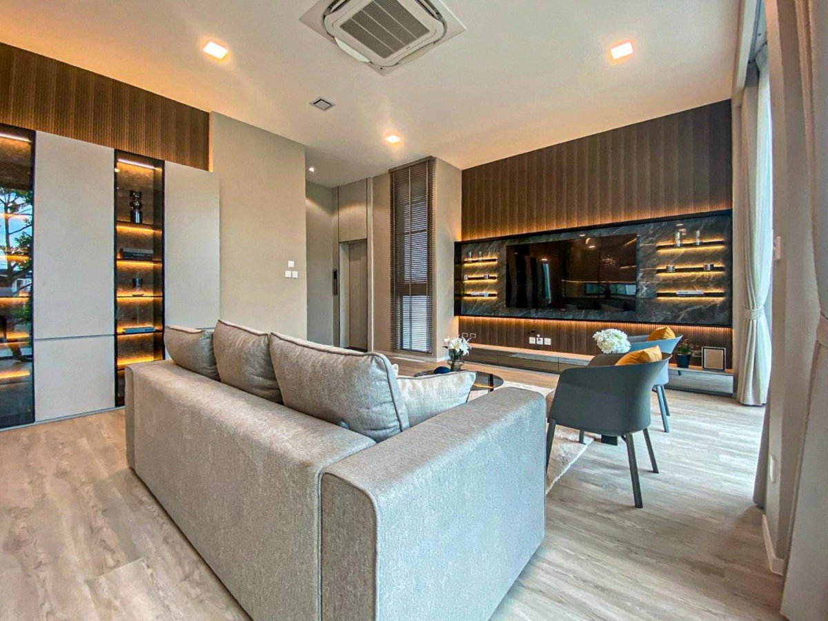 picture Vive Krungthep Kreetha, luxury corner house 4 bedrooms, 5 bathrooms, 421 sq m, elevator. - 9/21