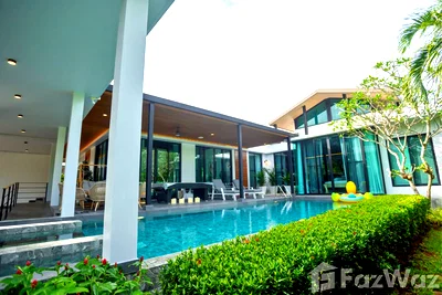 Houses for sale Muang Phuket Phuket : 4 Bedroom Villa for sale at Nai Harn Baan Bua 6296870