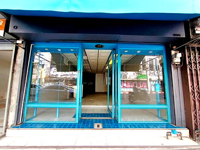Shophouses for rent : Shop House 3 Floors near Royal City Bangkok and Warehouse 30 Charoenkrung Road