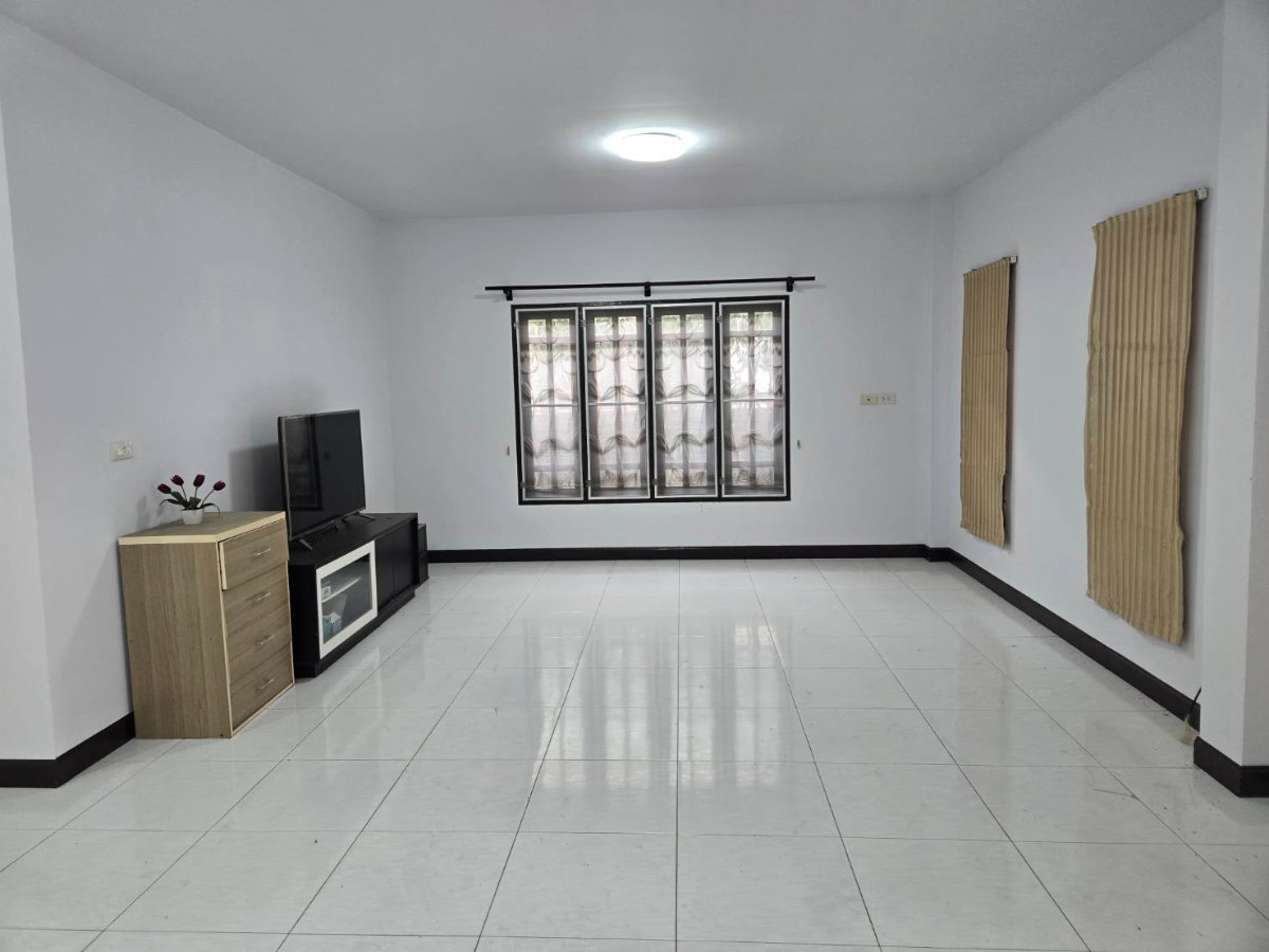 picture Sales prime location single house 3BR,2BA,easy access to everywhere. - 8/19