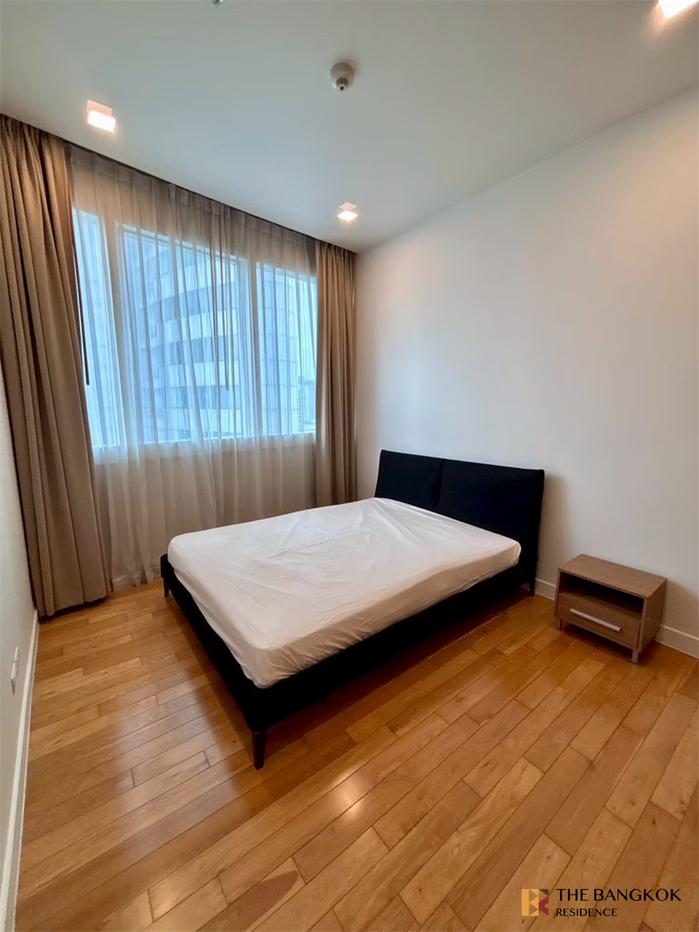 picture Millennium Residence Luxurious Design, Elevated Atmosphere - 10/10