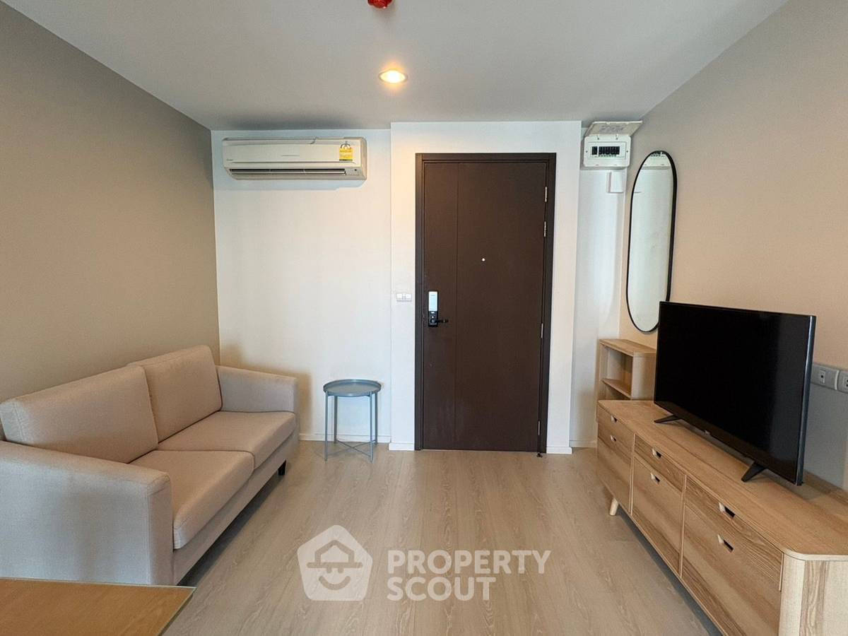 picture 1-BR Condo at Rhythm Sathorn-Narathiwas near BTS Chong Nonsi (ID 2906830) - 2/8