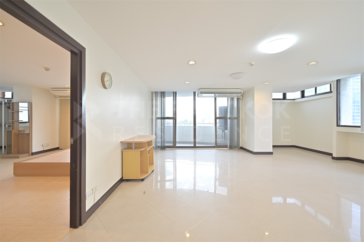 picture Supalai Place Sukhumvit 39 Big discount, full deal - 10/10