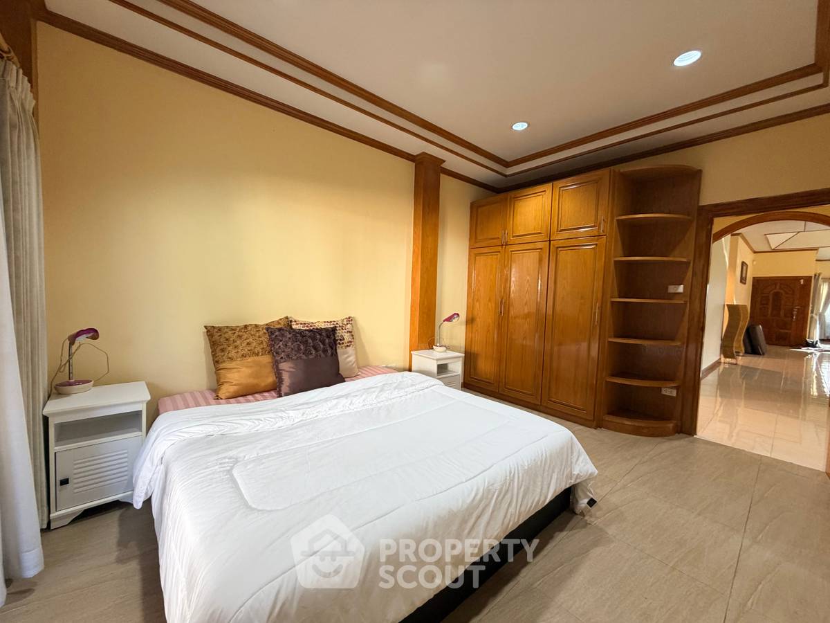 picture 4-BR House close to Map Prachan Lake (ID 2919619) - 3/18