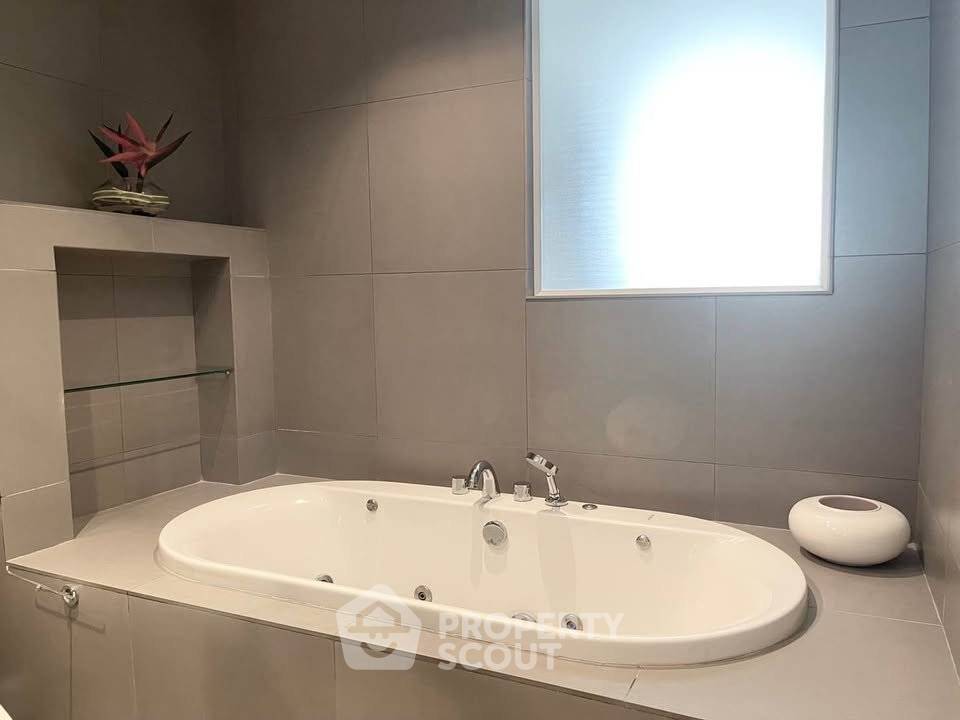 picture 2-BR Condo at Athenee Residence near BTS Phloen Chit (ID 2919178) - 7/8