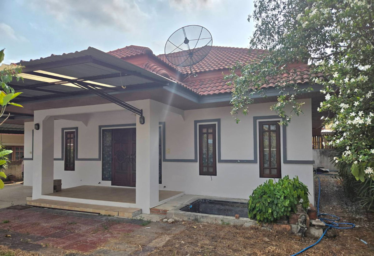 picture Sales prime location single house 3BR,2BA,easy access to everywhere. - 1/19