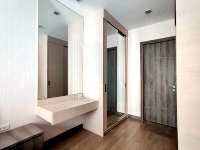 Condos for sale : 🎉 Condo for sale, Trapeso Sukhumvit 16, 1 bedroom, 2nd floor, near MRT Queen Sirikit National Convention Center.