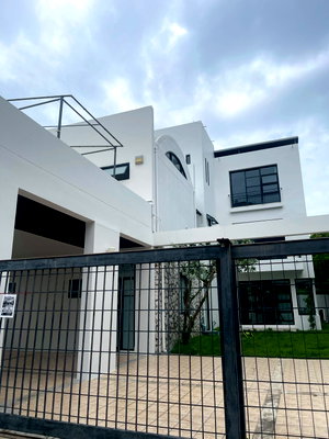 เช่าบ้านเดี่ยว ม.กรุงเทพ กล้วยน้ำไท : WS7516 🏡✨ ให้เช่าบ้านหรู The Noble Ekkamai 22 ใกล้ BTS เอกมัย เพียง 100,000 บาท / เดือน