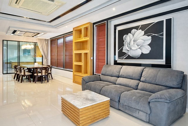 รูป พร้อมเฟอร์ฯ ใกล้สวนสยาม 1.3 กม. สวนสยาม-เสรีไทย75-83 คฤหาสน์แนวตั้ง ทาวน์โฮมหรู 3 ชั้น หลังมุม 3-4นอน 3 น้ำ 30ตร.ว. 360 ตร.ม. - รูปที่ 5/8
