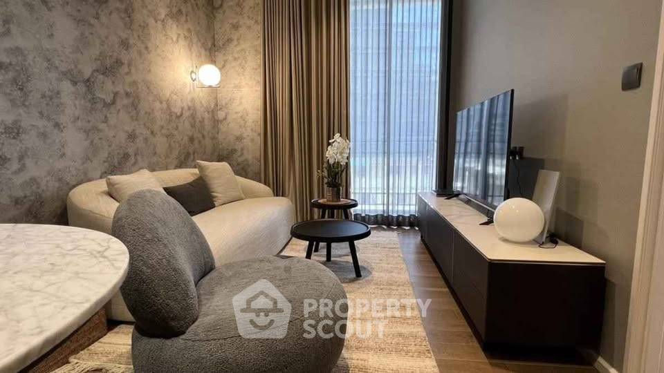 picture 1-BR Condo at Muniq Langsuan near BTS Ratchadamri (ID 2665499) - 1/8