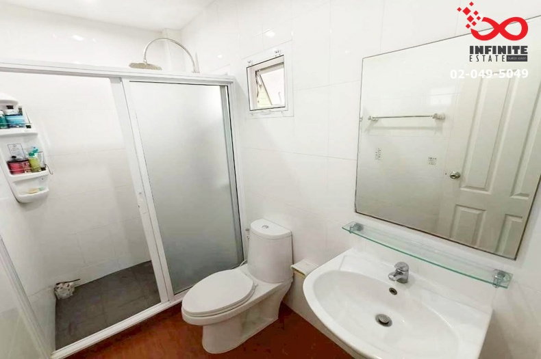รูป ขายบ้านเดี่ยว 2 ชั้น 70 ตรว. หมู่บ้านกรีนลีฟ ราษฎร์อุทิศ 11 สุวินทวงศ์ หน้าโครงการ - รูปที่ 8/10