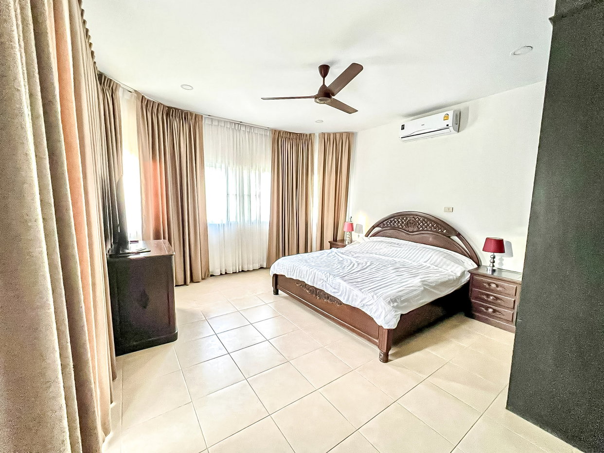 รูป Pool Villa for Sale Mabprachan Pattaya Large Private Estate - รูปที่ 6/14