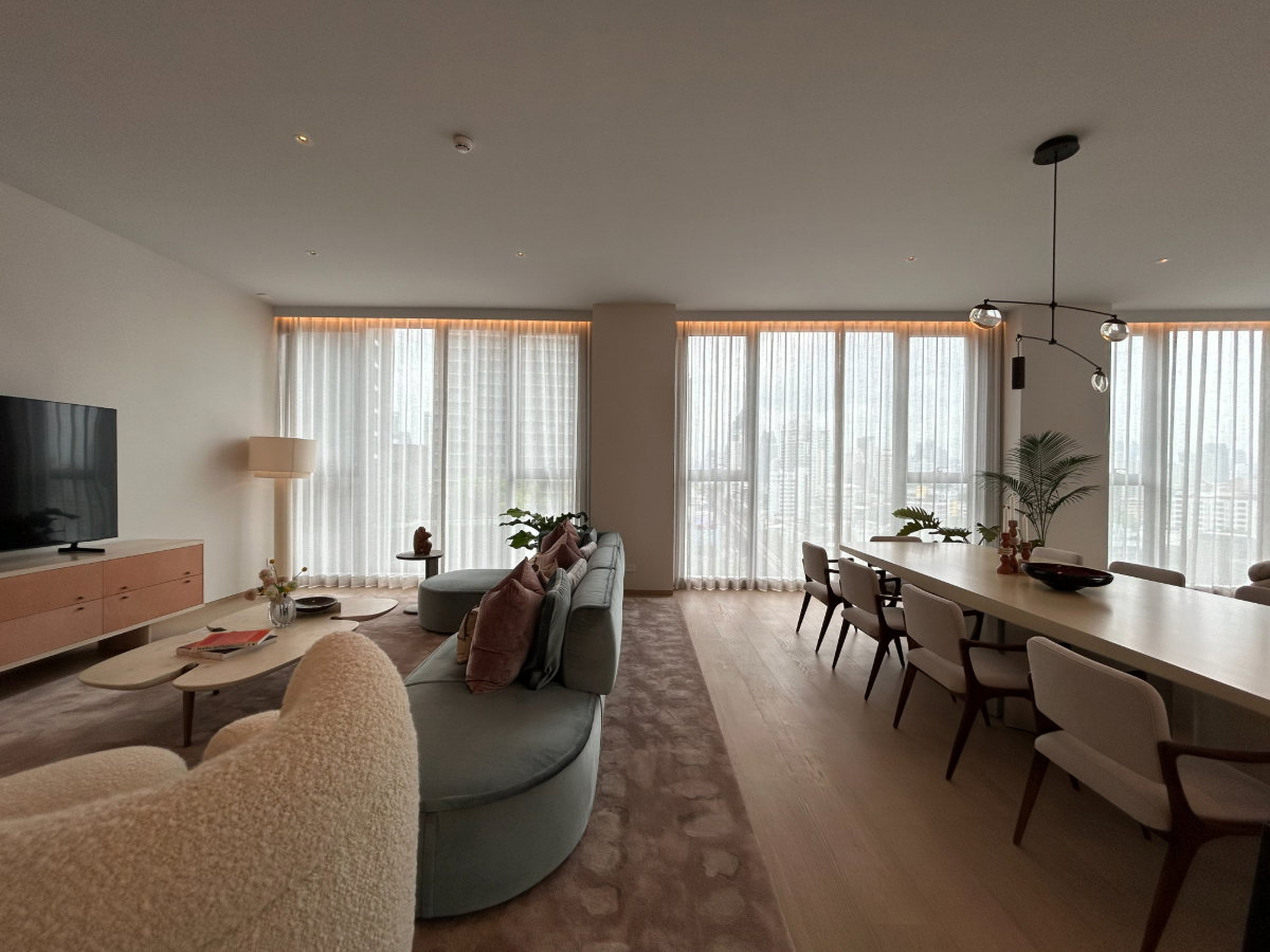 picture Scope Thonglor Expansive great room ideal for sophisticated entertaining and everyday living. - 4/7