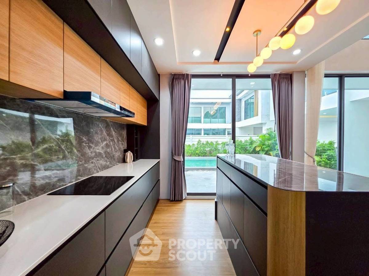 picture 4-BR Villa close to Pattaya South (ID 2926503) - 11/15