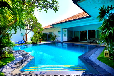 Houses for sale Chonburi : Jomtien park villas thai bali style for sale  soi thepprasit 17